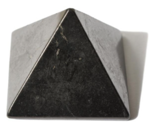 pyramide en shungite